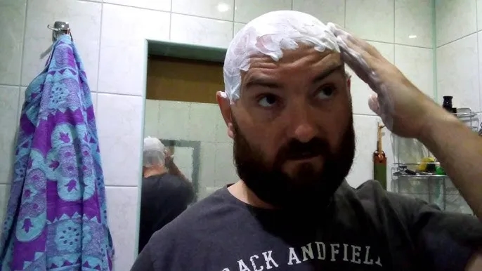 Golenie głowy – techniki dla barberów wykonujących tę usługę