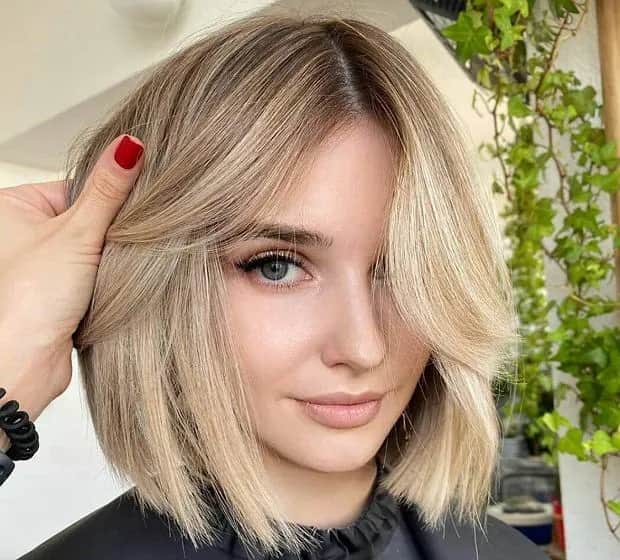 Jak samodzielnie zrobić grzywkę Hollywood i uzyskać perfekcyjny efekt