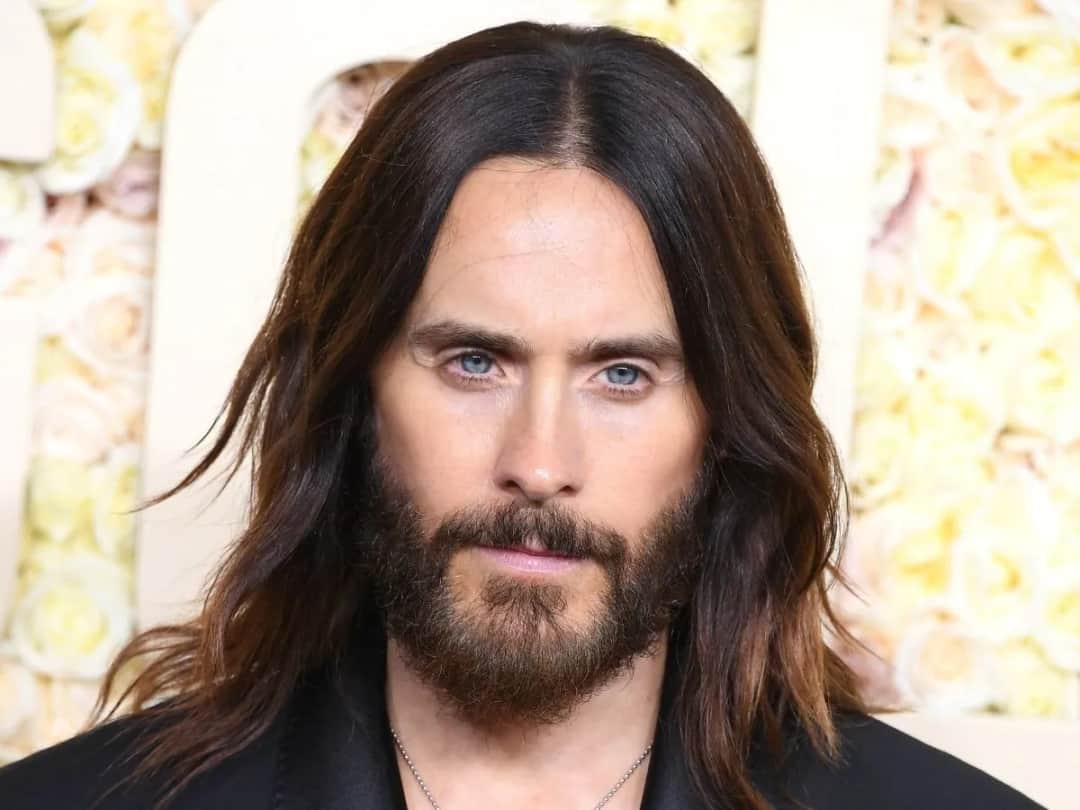 Długie włosy u faceta: Jak o nie dbać? Sekrety pielęgnacji