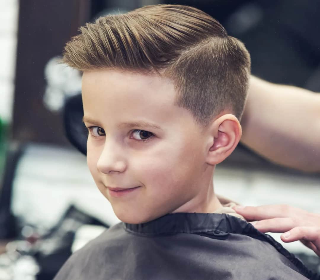 Fryzura dla 8-latka: 7 modnych cięć które pokocha Twój syn