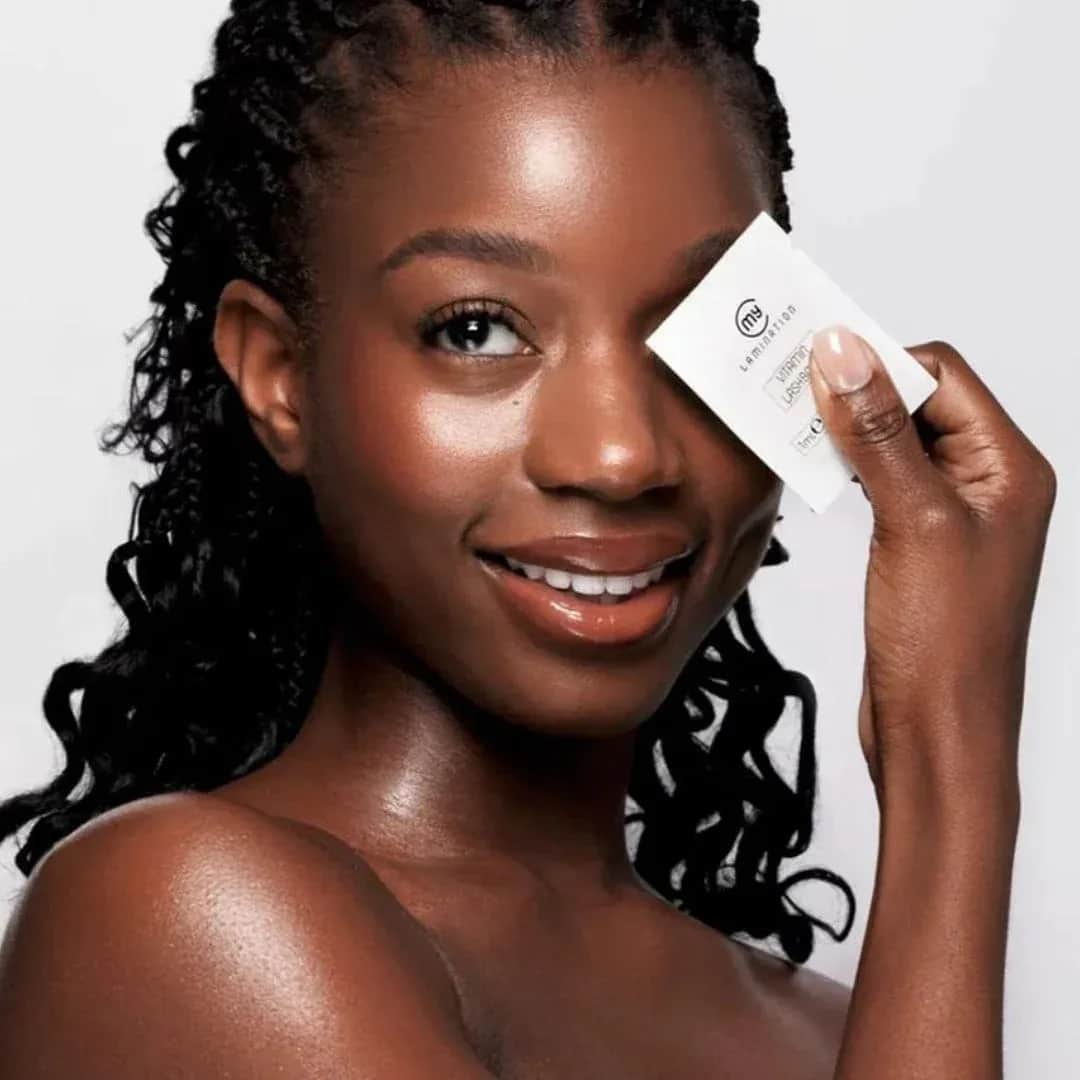 BTX brwi vs. inne zabiegi odżywcze. Co przemawia za BTX?